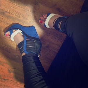 Gwen Stefani stack wedges